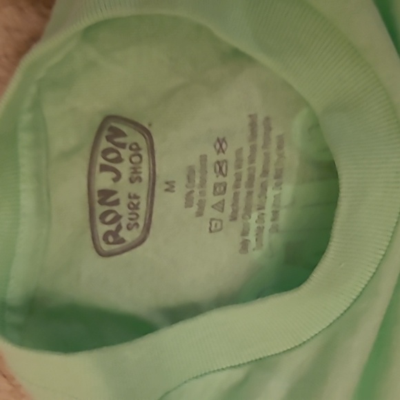 Ron Jon size M tshirt - Picture 2 of 4